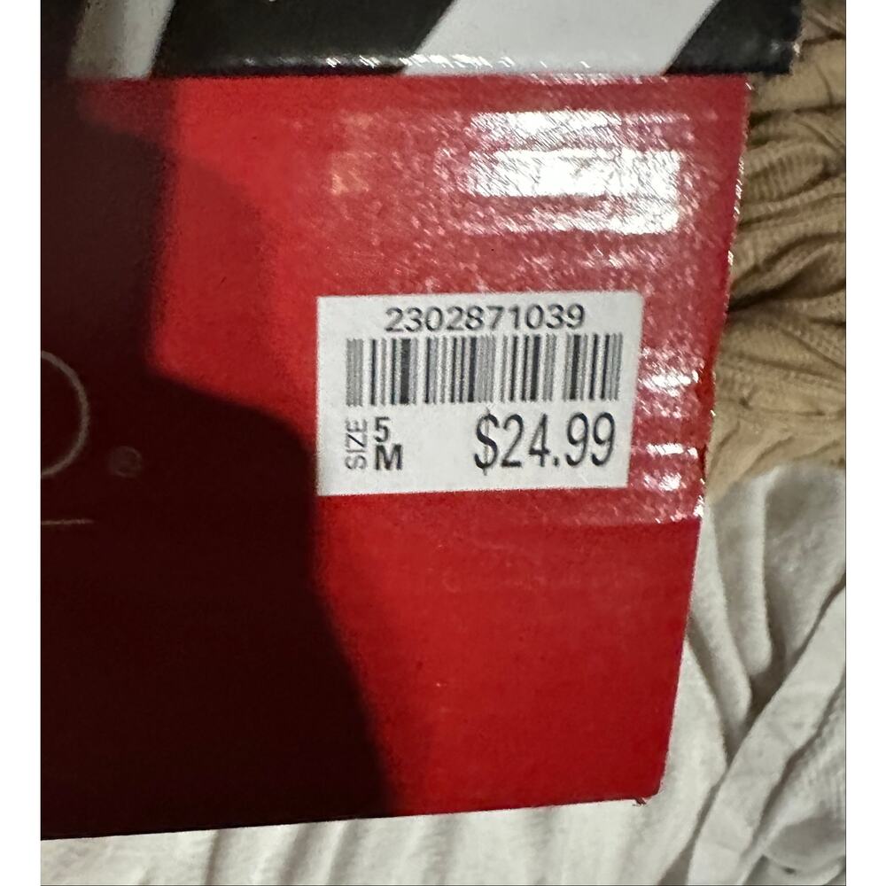 Hot Tomato NWT Size 5 boots